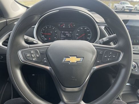 Used 2025 Chevrolet Malibu LT image 18