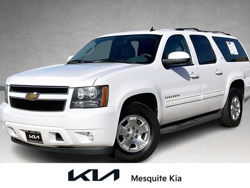 Used 2013 Chevrolet Suburban LT w/ Luxury Package image 1