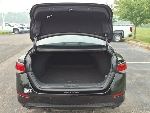 Used 2025 Nissan Sentra SV FWD image 12