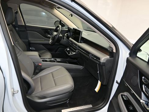 New 2025 Lincoln Corsair Reserve w/ Jet Appearance Package image 28