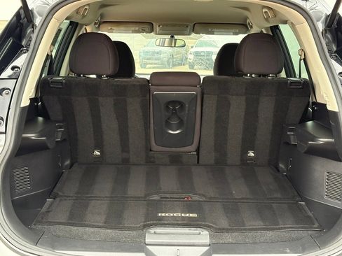 Used 2018 Nissan Rogue S image 38
