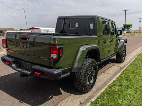 Used 2022 Jeep Gladiator Rubicon w/ Cold Weather Group AWD/4WD image 5
