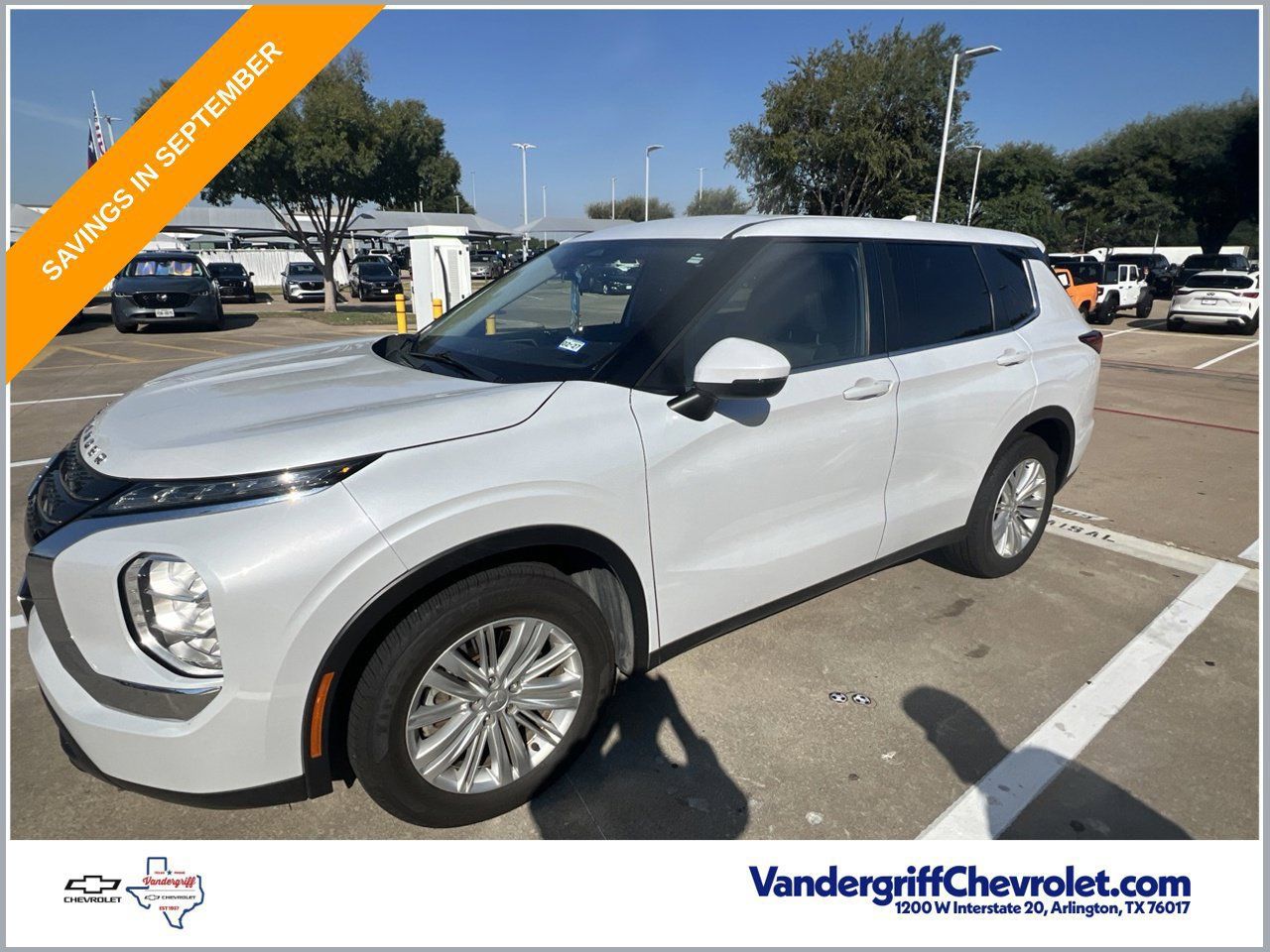 Used 2024 Mitsubishi Outlander ES FWD image 1