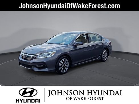 Used 2017 Honda Accord Touring image 8