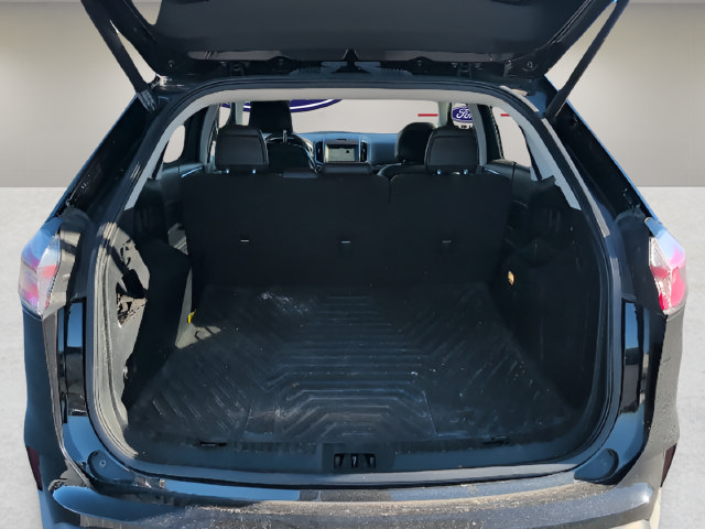 Used 2019 Ford Edge Titanium w/ Cold Weather Package AWD/4WD image 9