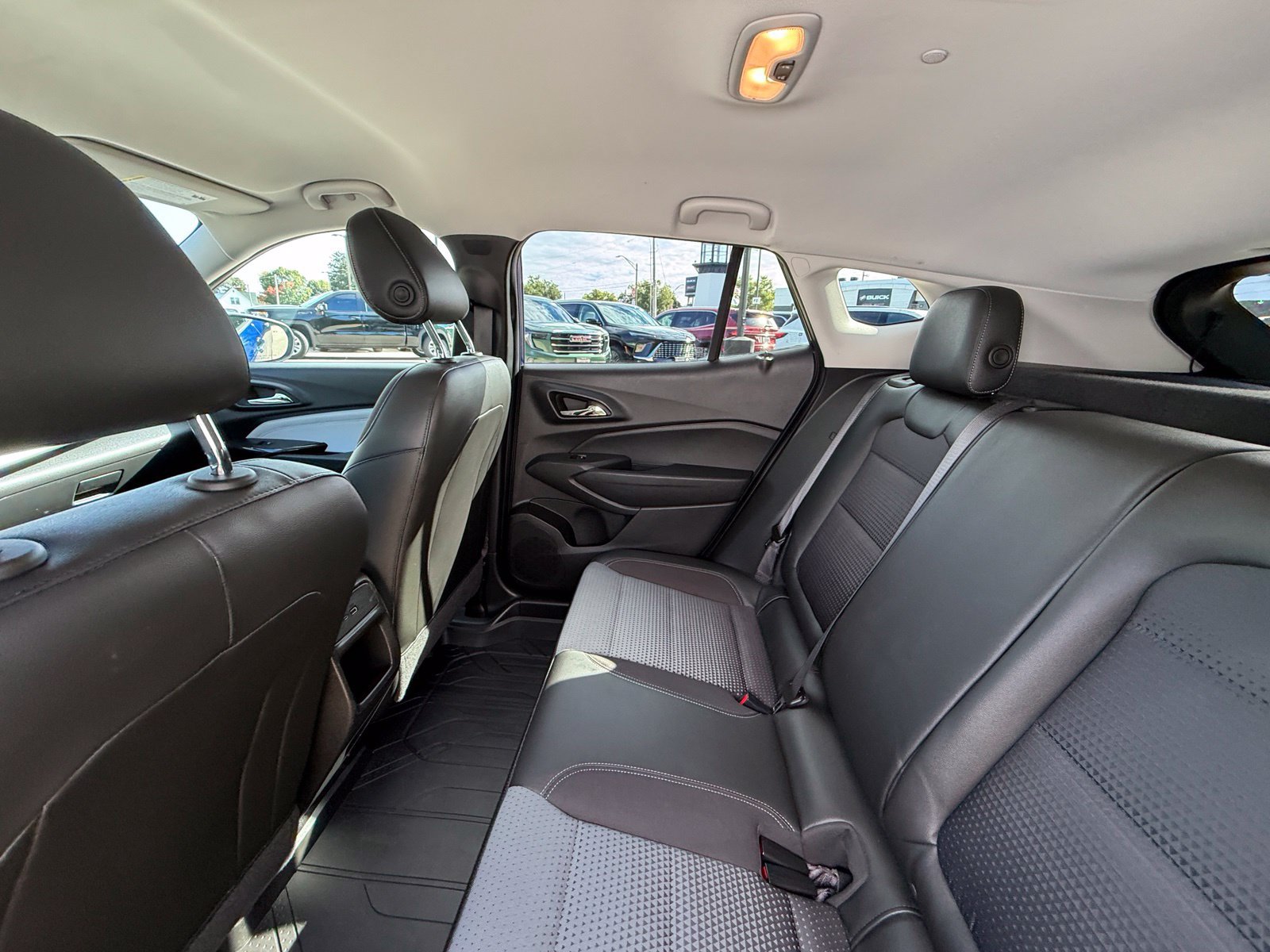 Used 2024 Chevrolet Trax LT w/ Driver Confidence Package FWD image 5