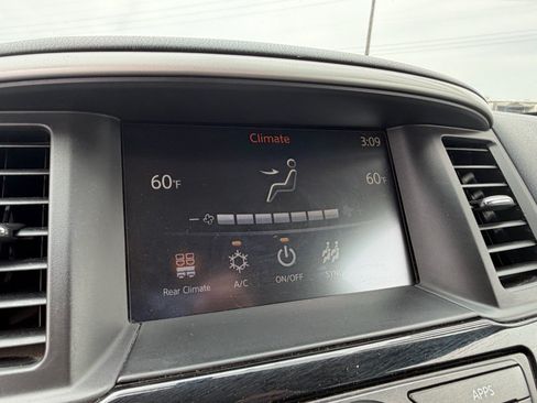 Used 2020 Nissan Pathfinder SV AWD/4WD image 11
