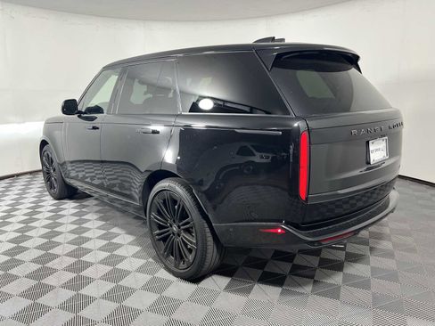 Used 2025 Land Rover Range Rover SE AWD/4WD image 5