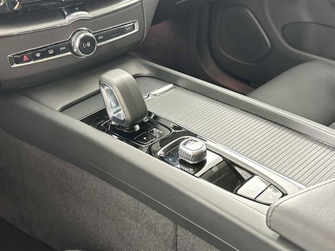 Used 2025 Volvo XC60 T8 Plus image 16