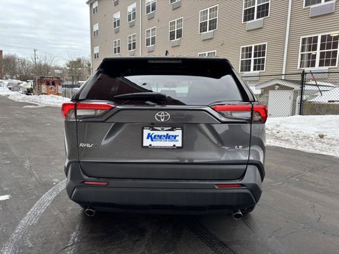 Used 2020 Toyota RAV4 LE image 4