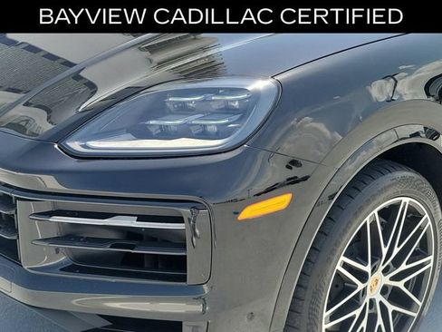 Used 2024 Porsche Cayenne Coupe AWD/4WD image 10
