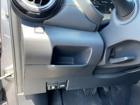 Used 2019 Nissan Kicks SR w/ Exterior Electronics Package FWD image 27