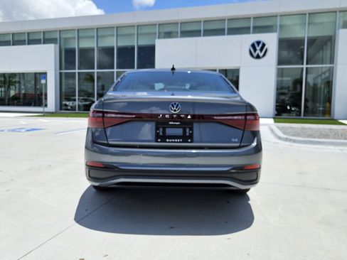 New 2025 Volkswagen Jetta SE image 6