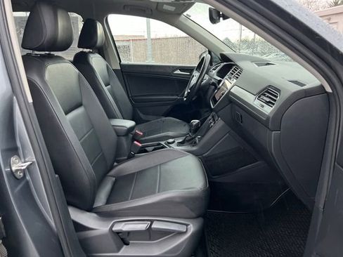 Used 2020 Volkswagen Tiguan SEL image 9