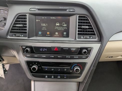 Used 2016 Hyundai Sonata SE image 18