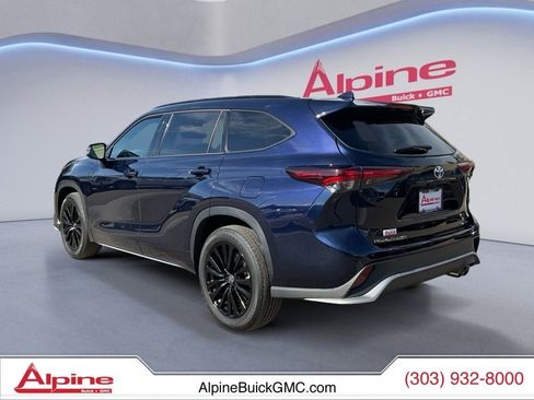 Used 2025 Toyota Highlander XSE AWD/4WD image 3