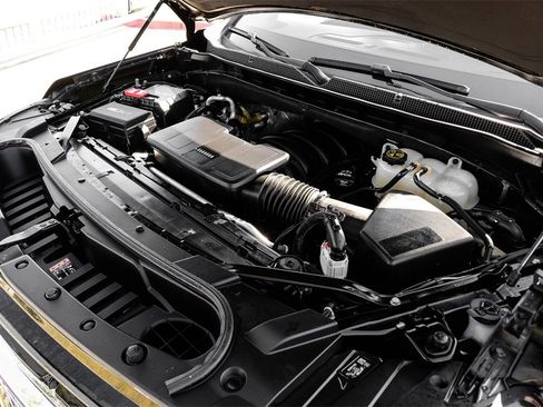 Used 2022 Chevrolet Suburban LT image 52