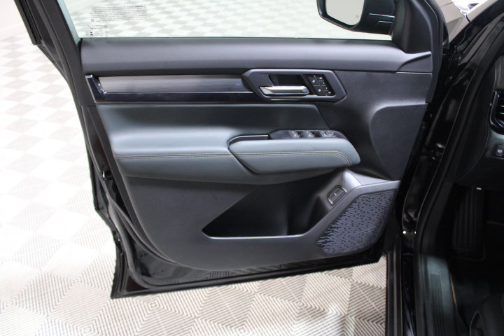 New 2027 GMC Terrain AT4 w/ Convenience Package III AWD/4WD image 16