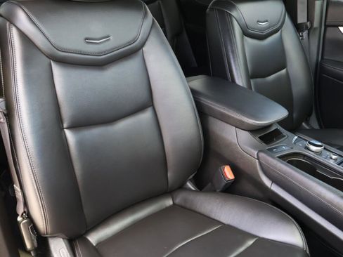 Used 2023 Cadillac XT6 Luxury image 23