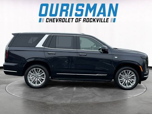 Used 2025 Cadillac Escalade Premium Luxury AWD/4WD image 7