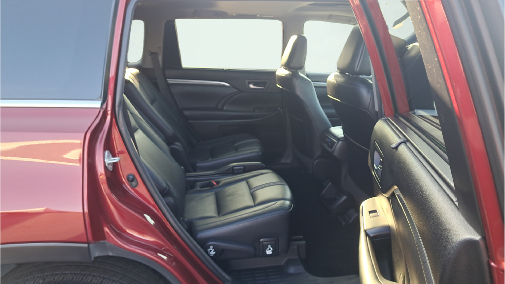 Used 2018 Toyota Highlander SE AWD/4WD image 14