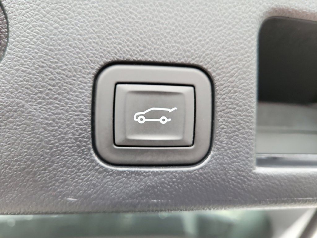 Used 2026 Chevrolet Equinox LT w/ Convenience Package II AWD/4WD image 12