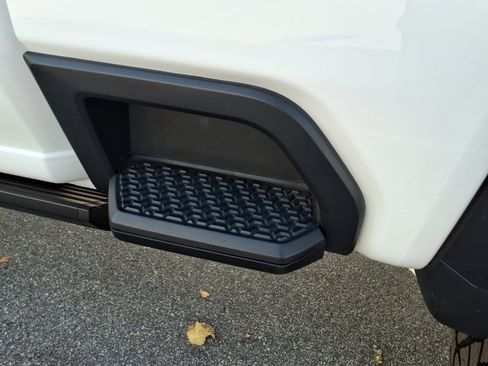 Certified 2025 GMC Sierra 2500 AT4X image 34