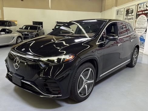 Used 2023 Mercedes-Benz EQS 580 4MATIC SUV image 4