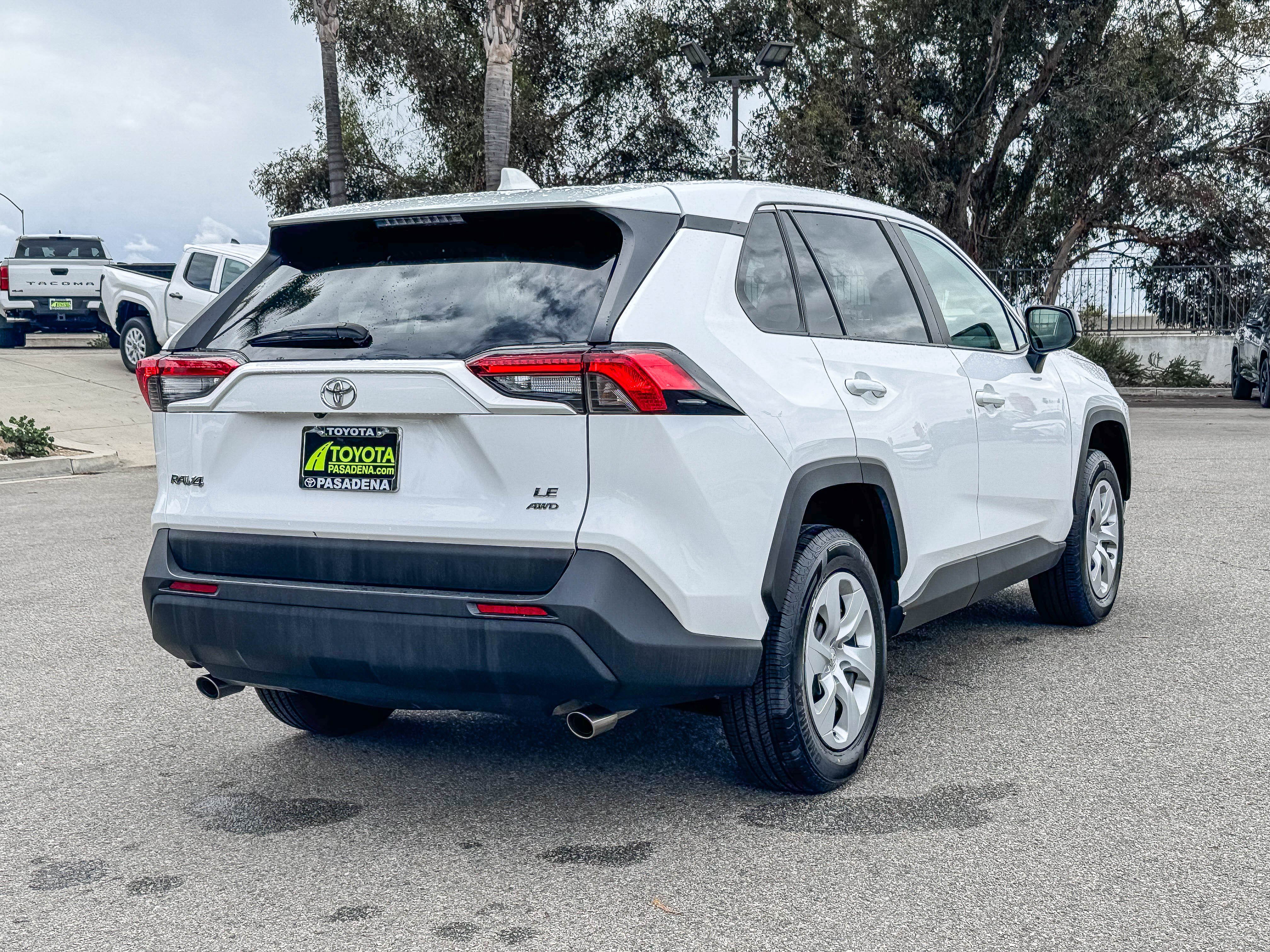 Used 2025 Toyota RAV4 LE AWD/4WD image 6