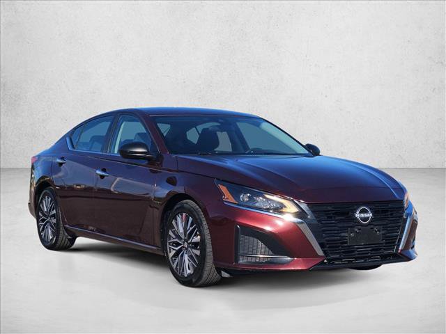 Used 2025 Nissan Altima 2.5 SV FWD image 3