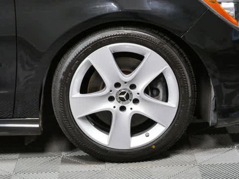 Used 2018 Mercedes-Benz CLA 250 4MATIC image 35