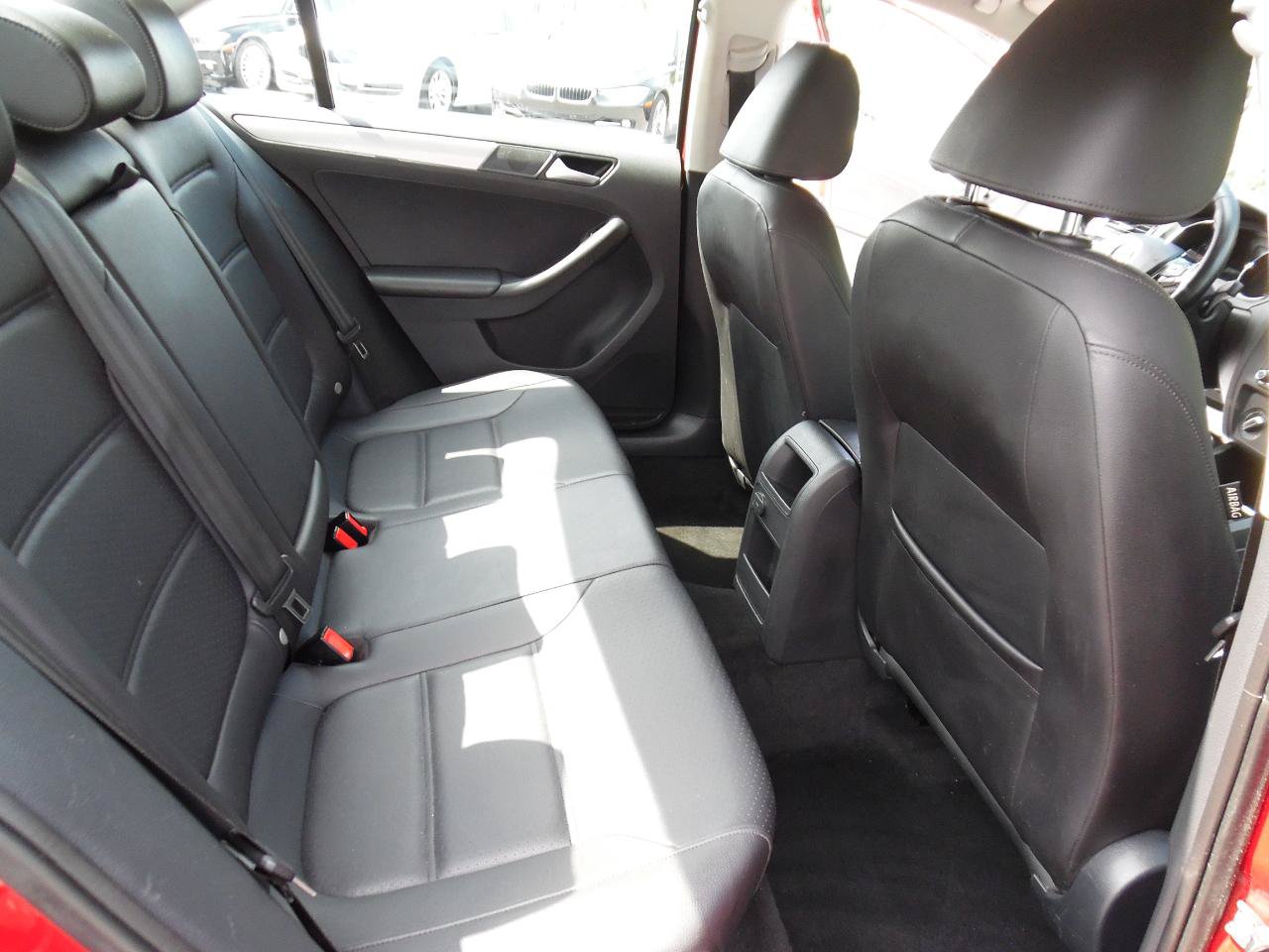 Used 2017 Volkswagen Jetta SE FWD image 21