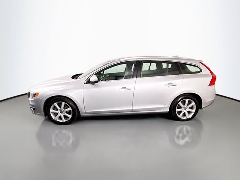 Used 2016 Volvo V60 T5 Platinum w/ Climate Package FWD image 6