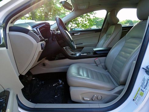 Used 2018 Ford Fusion SE w/ Fusion SE Technology Package FWD image 37