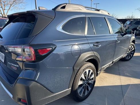 Used 2023 Subaru Outback Limited image 3