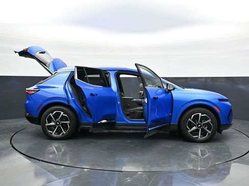 Used 2025 Chevrolet Equinox EV LT w/ Convenience Package FWD image 44