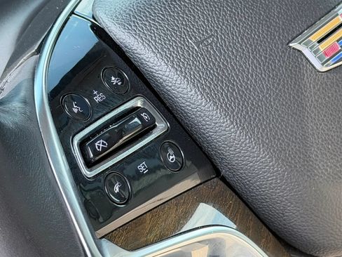 Used 2020 Cadillac Escalade ESV Premium Luxury AWD/4WD image 32