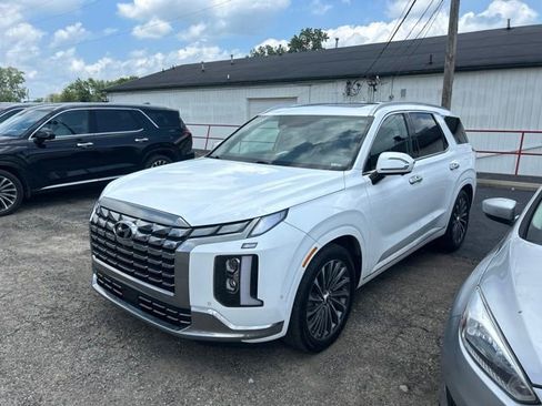 Used 2023 Hyundai Palisade Calligraphy w/ Cargo Package FWD image 1
