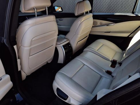 Used 2017 BMW 550i Gran Turismo xDrive image 17