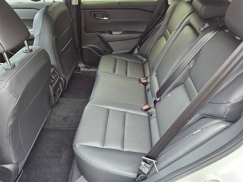 New 2025 Nissan Rogue SL w/ Tech Package image 5