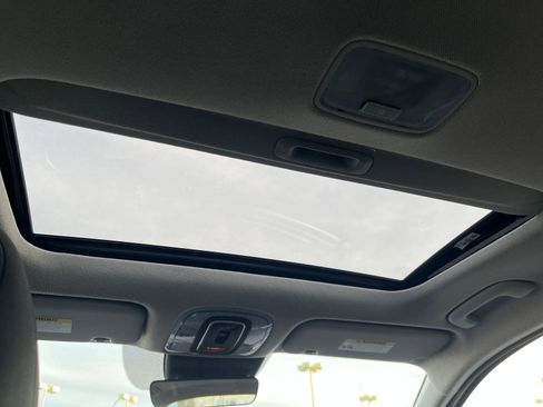 Used 2025 Hyundai Elantra SEL image 25