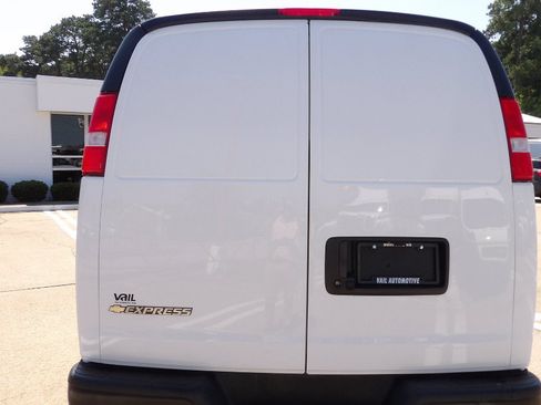 Used 2025 Chevrolet Express 2500 Extended w/ Driver Convenience Package RWD image 4