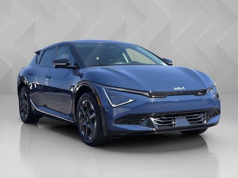 New 2025 Kia EV6 Wind image 2