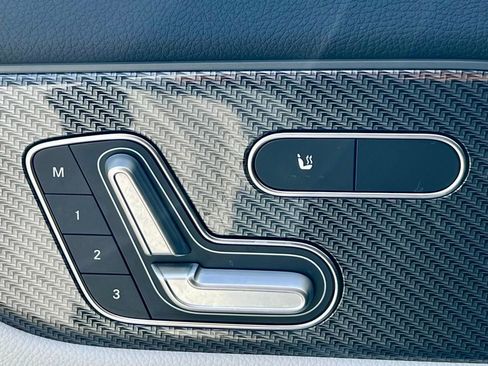 Certified 2023 Mercedes-Benz GLA 250 4MATIC image 34