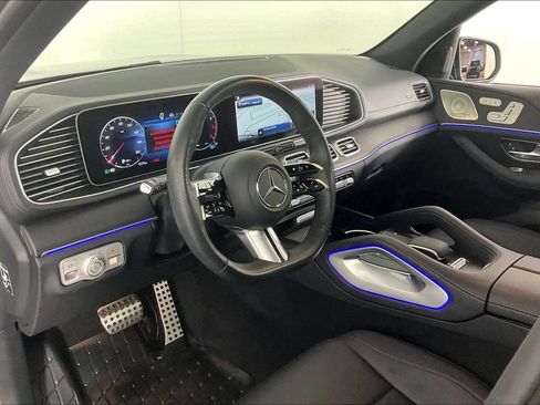 Certified 2025 Mercedes-Benz GLS 450 4MATIC image 11