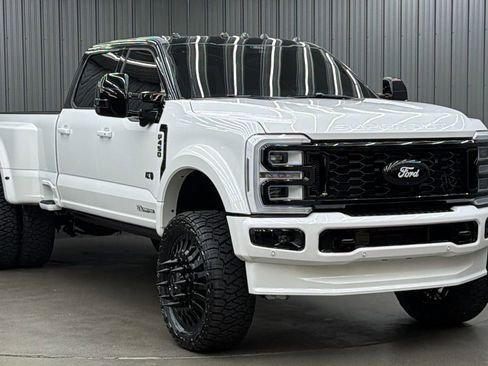 Used 2026 Ford F450 Platinum w/ FX4 Off-Road Package image 7