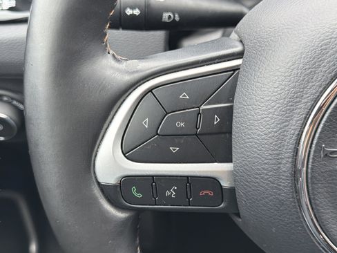 Used 2019 Jeep Compass Limited image 25