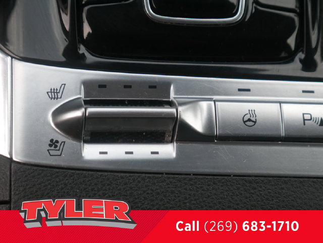 Used 2024 Kia Carnival SX Prestige FWD image 32
