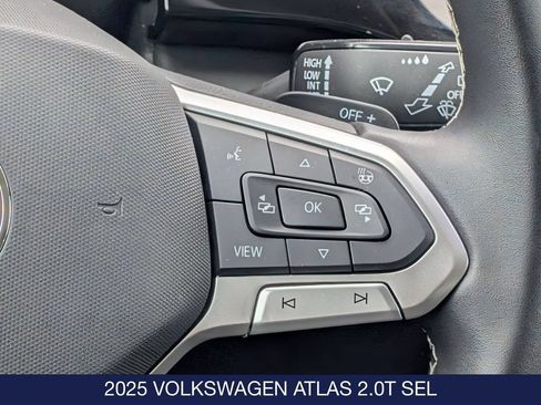 Used 2025 Volkswagen Atlas SEL AWD/4WD image 22