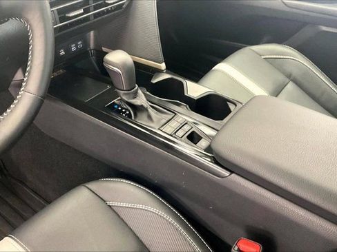 Used 2026 Toyota Camry SE w/ Multimedia Upgrade Package FWD image 17